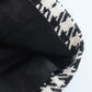 Blazer_feminino_xadrez_preto_e_branco_detalhe_da_costura