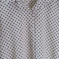 Camisa Poa Detalhes Botões Branca com Bolinhas Pretas